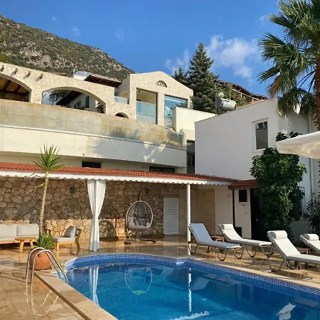 Sezen Kalkan